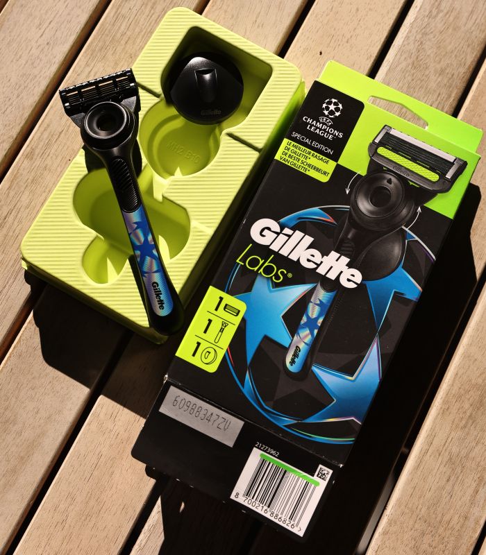 Gillette Labs Станок 1 картридж+тримач Special edition Champions League