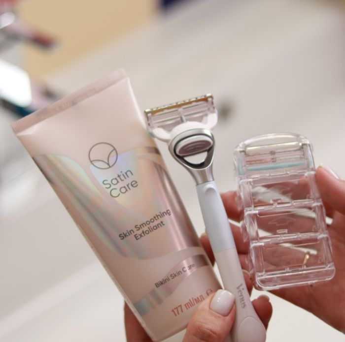 Venus Satin Care Bikini Набір для чутливої шкіри