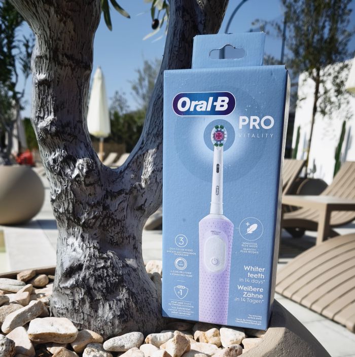 Oral-B PRO Vitality 3-D White Електрична зубна щітка New