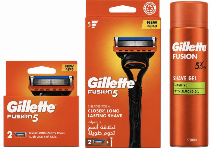 Gillette Fusion Станок 2 картриджі+Fusion (2) змінні картриджі+Gillette Fusion Sensitive Гель для гоління 200мл+🎁 Брендована косметичка Gillette