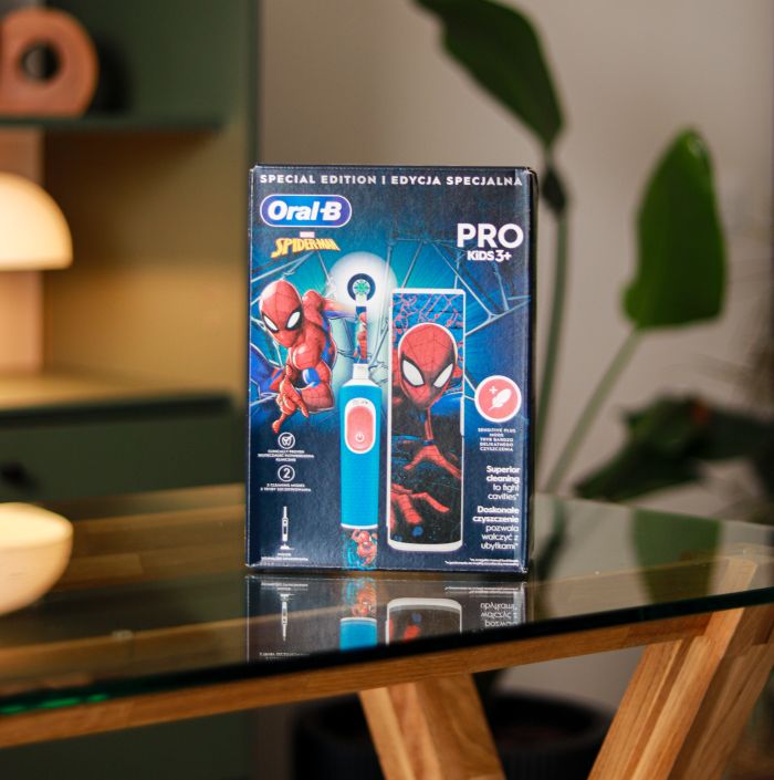 Oral-B Pro Kids 3+ Spider Men (+Футляр) Електрична дитяча зубна щітка