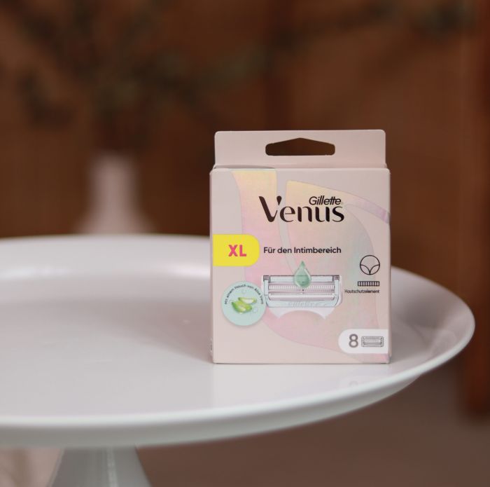 Venus Satin Care Bikini (8 шт) сумісні лише зі станком Venus Satin Care (Bikini)